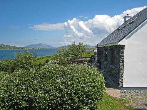 Holiday Home Seaside Cottages-2 in Portmagee
