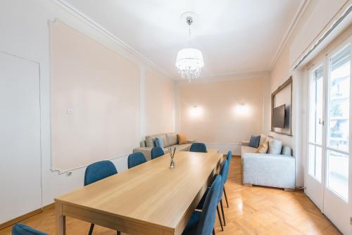 Athens Empire Paradise Apartment - image 4