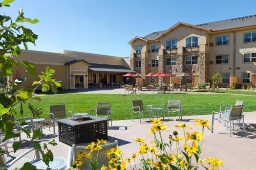 ClubHouse Hotel and Suites - image 6