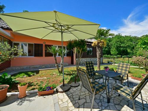 B&B Ika - Holiday Home Franjo-2 by Interhome - Bed and Breakfast Ika