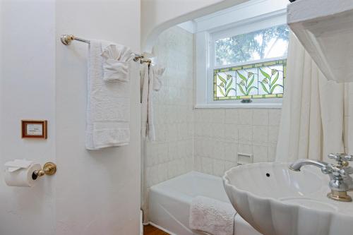 Corona Del Mar Home Home - image 4