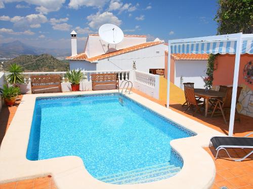  Villa Joli in 46780 Castillo del Reboller