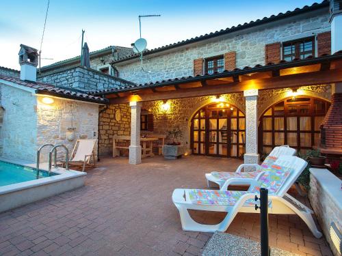  Holiday Home Andoro in Kloštar