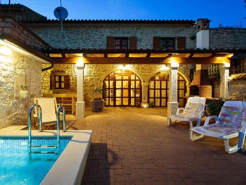  Holiday Home Andoro in Kloštar