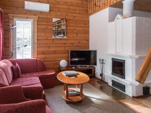 Holiday Home Peiponpesä b by Interhome