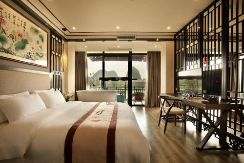 1 king bed, 1 twin bed