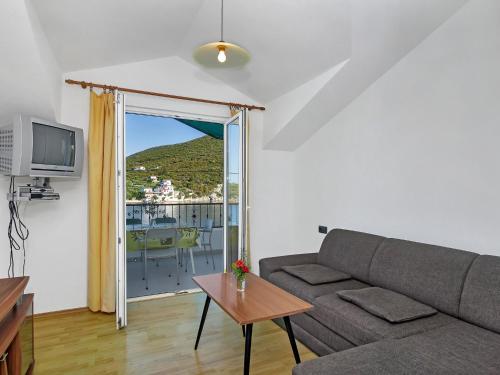 Apartment Rubin-9 by Interhome in Zastražišće