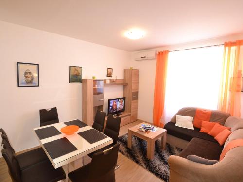  Apartment Beba, Pension in Brodarica