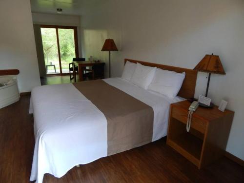 The Brookside Motel / Mt. Rushmore The 2-star The Brookside Motel / Mt. Rushmore offers comfort and convenience whether youre on business or holiday in Keystone (SD). Featuring a satisfying list of amenities, guests will find their st