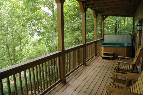 Home On The Ridge Sevierville Cabin - image 3