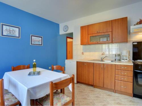  Apartment Mytilus in Trget