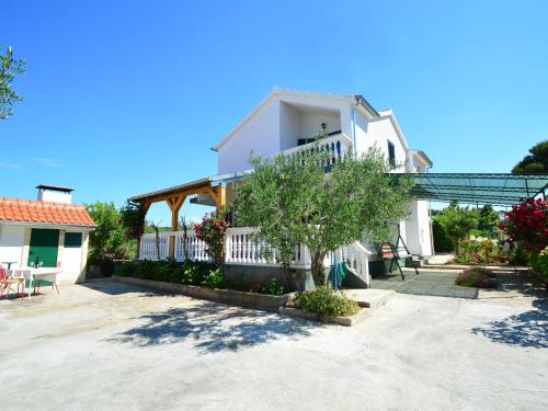  Apartment Jadranka in Ražine