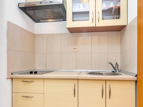 Apartment Rubin-13 by Interhome in Zastražišće