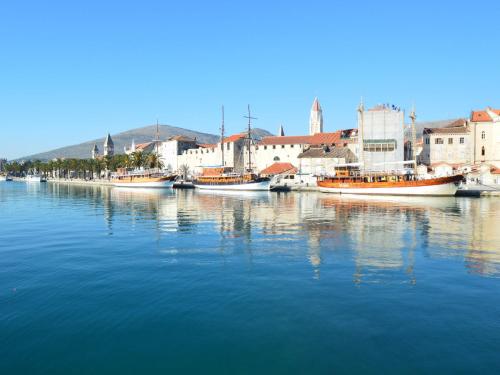  Apartment Ivanka in Seget Vranjica