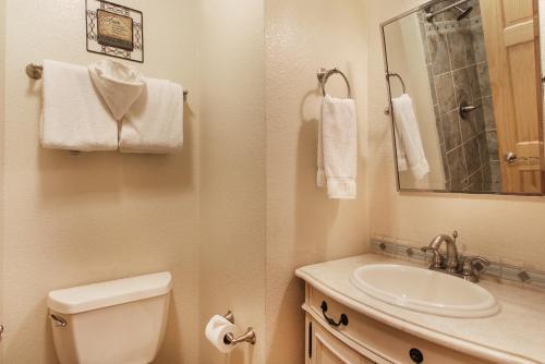 Lookout Mountain 27B Condo - image 2