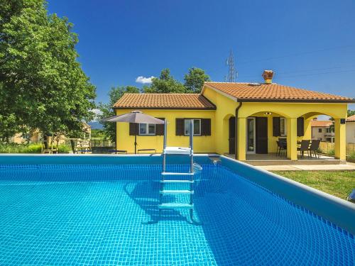  Holiday Home Ave in 52231 Nedeščina