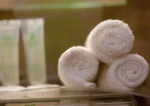 Holiday Suites Al Azizia Room Type - Deluxe Twin Room