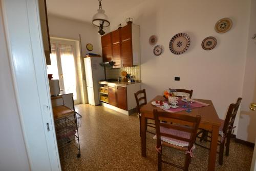 Kitchen, Magenta Apartment in Varese