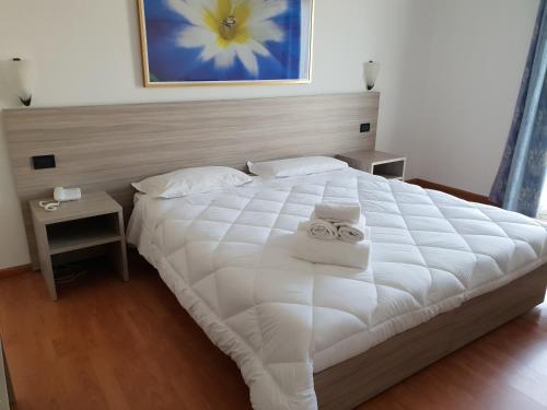 2 twin beds