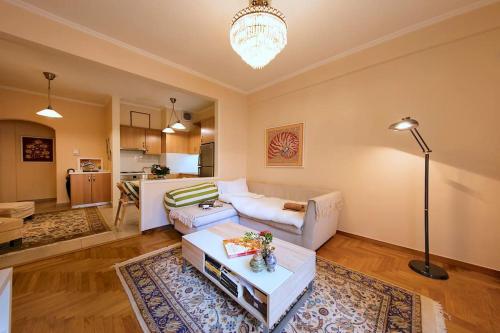 Nice and Clean Apt near Metro Panormou