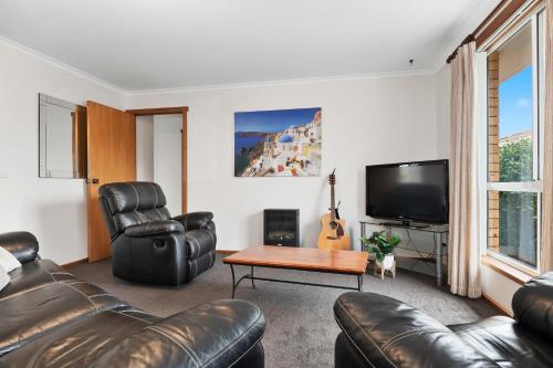 Josie Villa - Beautiful West Burnie: Long or short term