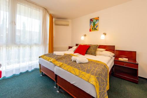 My Lake Hotel - image 6