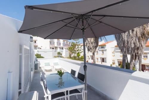 Benalmadena: adosado con piscina y jardin - image 11