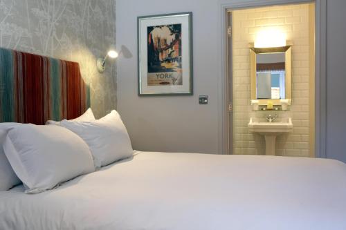 DoubleTree by Hilton York - image 12