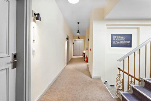 SuperB Luxury Suites