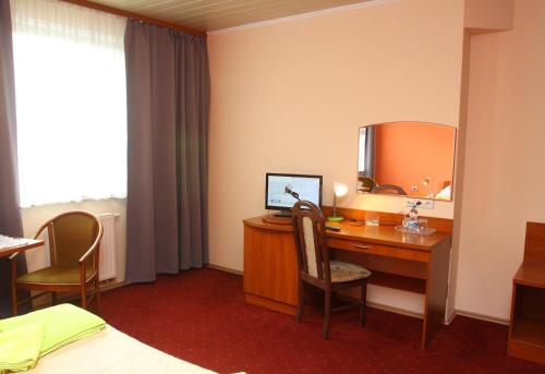 Park Hotel - image 5