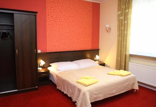 Park Hotel - image 8