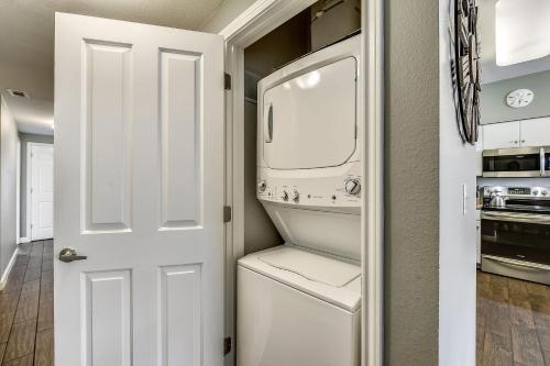 Shores of Panama 1807 Condo - image 7