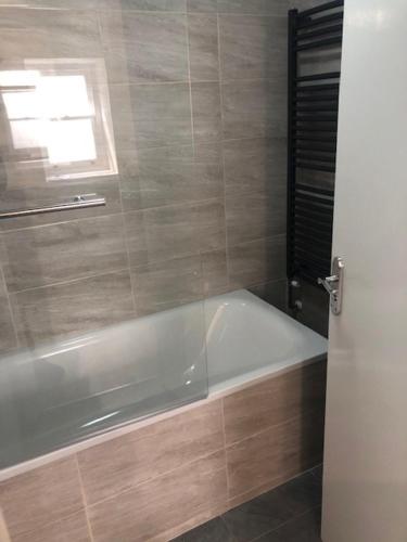 CENTRAL APARTMENT PADDINGTON - image 9