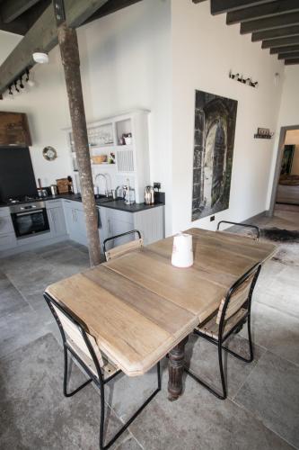 المرافق, The Chicken Shed at Knowle Top in كليزورى