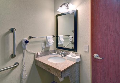 Cobblestone Inn & Suites - Schuyler - main image
