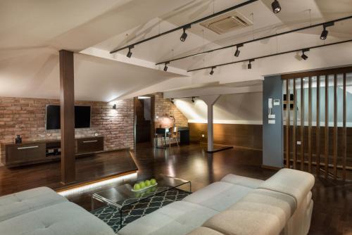 ONE Apartment - image 2