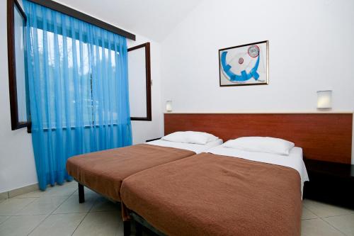 Apartments Kanegra Plava Laguna - image 10