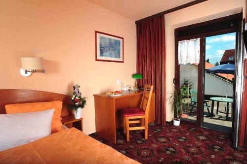 Park Hotel Pruhonice - image 11