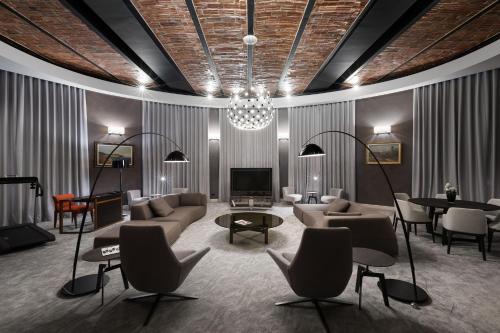BANKHOTEL - main image