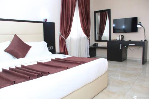 . Xteem Luxury Hotel & Suites