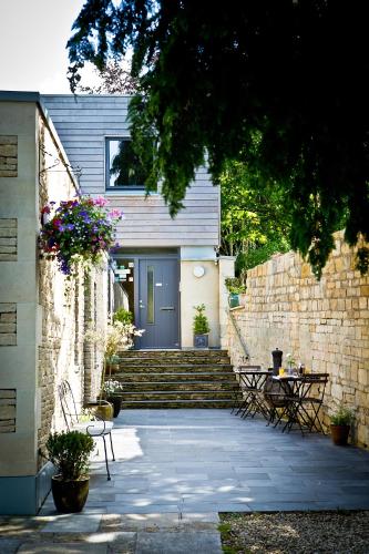 Entrada, The Cedars in Bathford