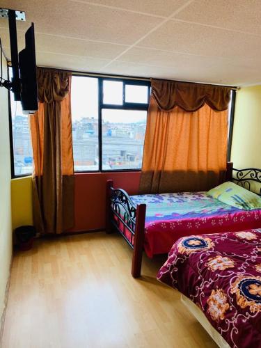 1 double bed, 1 twin bed