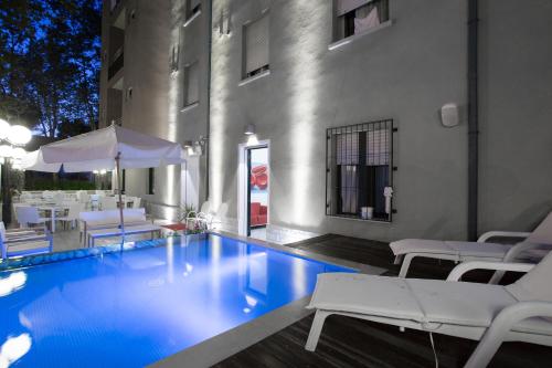 泳池, Kristalex Pet Friends Hotel in 切塞納蒂科市中心