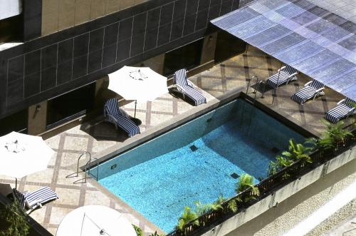 Swimming pool, Fariyas Hotel in South Mumbai