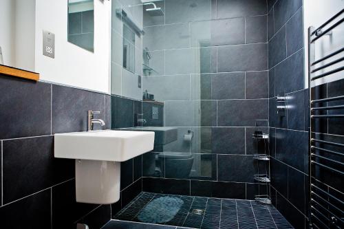 The Cedars Bed & Breakfast - image 4