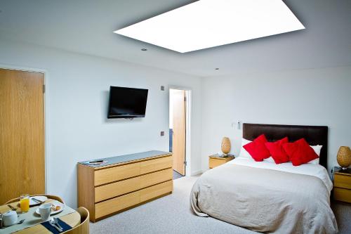 The Cedars Bed & Breakfast - image 8