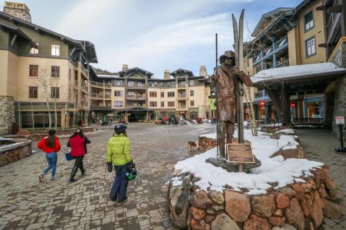 Squaw Valley Village Condos - image 5
