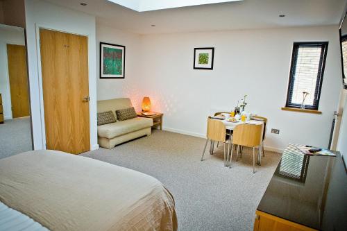 The Cedars Bed & Breakfast - image 6