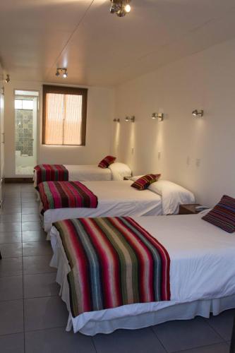 1 double bed, 2 twin beds