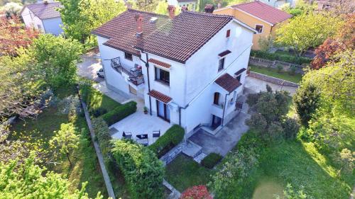  Apartment Štefan, Unterkunft in Marinići